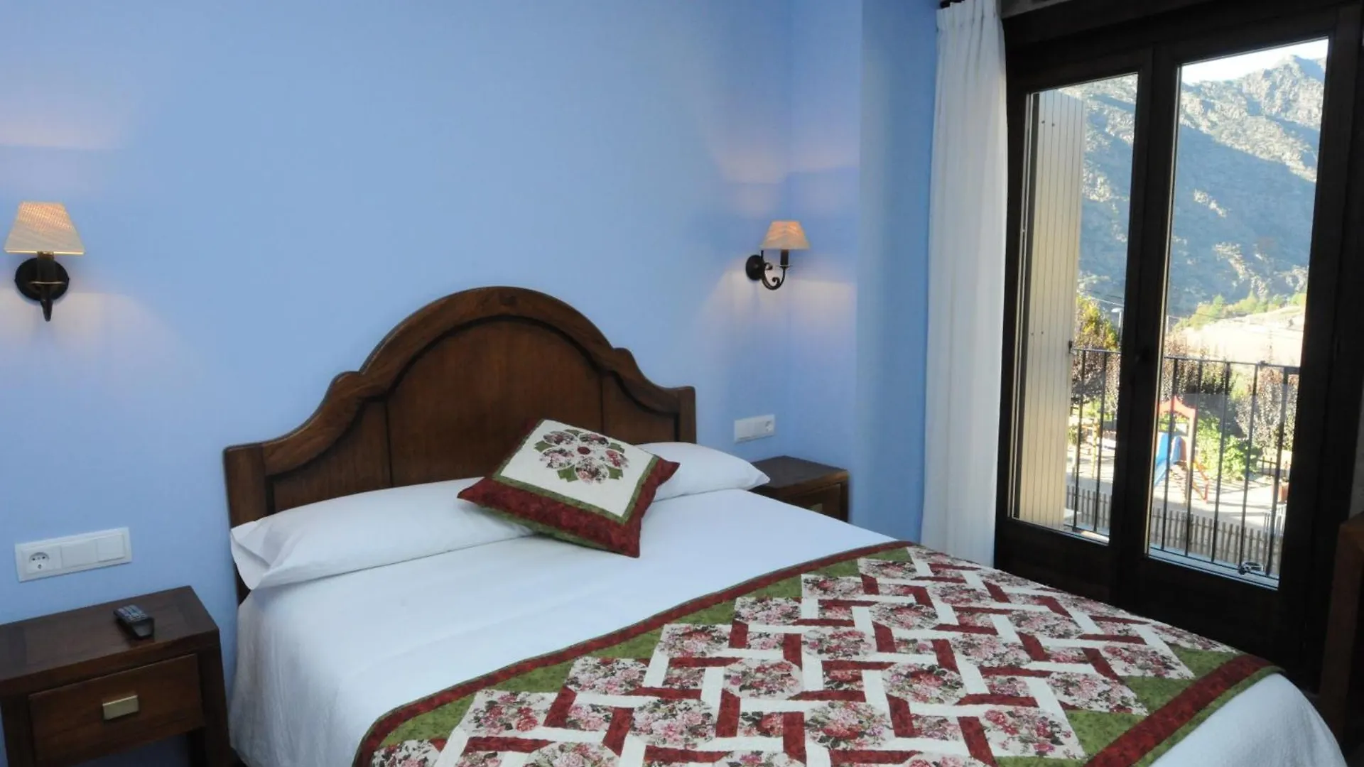 Casa Rural La Comella Tirvia Spanyolország