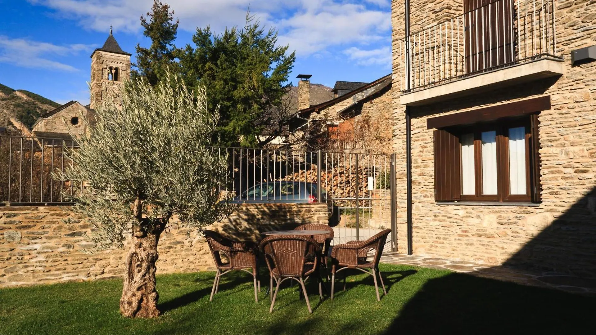 Casa Rural La Comella Pensionat Tirvia Lantställe